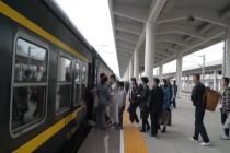 贵州山区“带货绿皮火车”重现繁忙