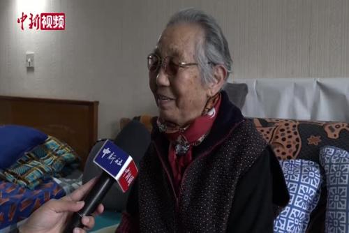 上海给独居老人装智能水表