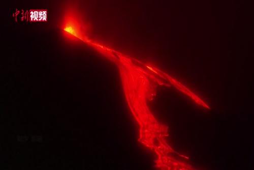 西班牙火山岛：地震越发强 游客争相来