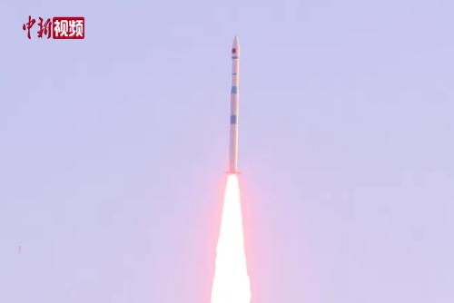 中国成功发射试验十四号和试验十五号卫星