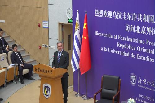 烏拉圭總統：期待烏中關系在“國際風暴”中扎下深根