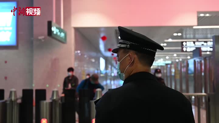 广西铁警值守春运 七年参与抓千余人