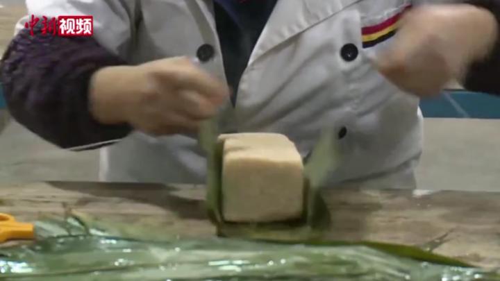 香甜爽口！来看贵州美食黄粑如何制作