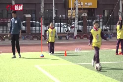 女孩足球节走进宁夏 运动让孩子更健康