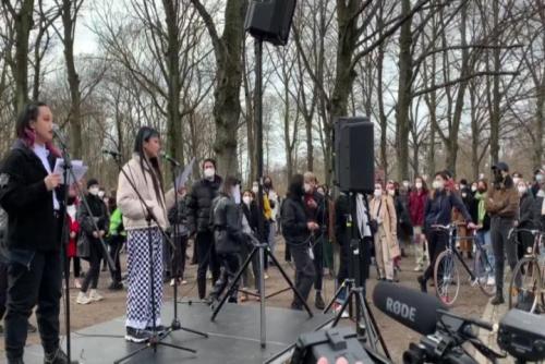 柏林举行集会反对歧视亚裔