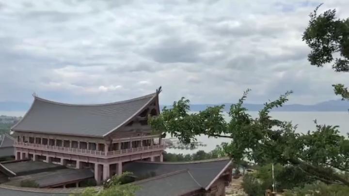 云南昆明滇池边违规建筑将全部拆除