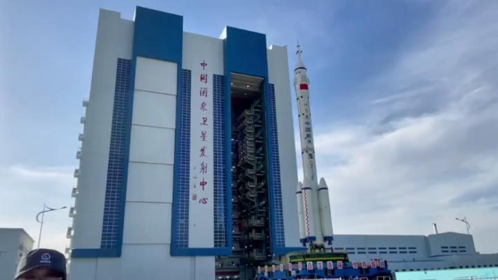 神舟十二号飞船就位将送3名航天员上太空 中国新闻网