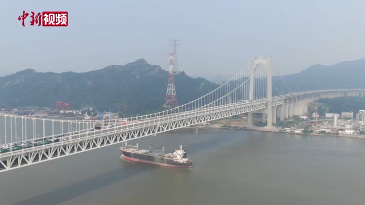 五峰山长江大桥南北公路接线开通