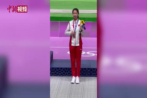 女子25米运动手枪：肖嘉芮萱获得铜牌
