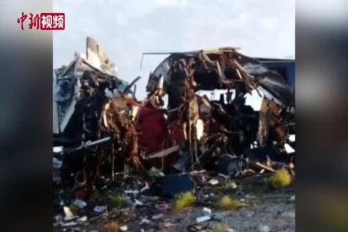 墨西哥：巴士撞貨車16人死亡