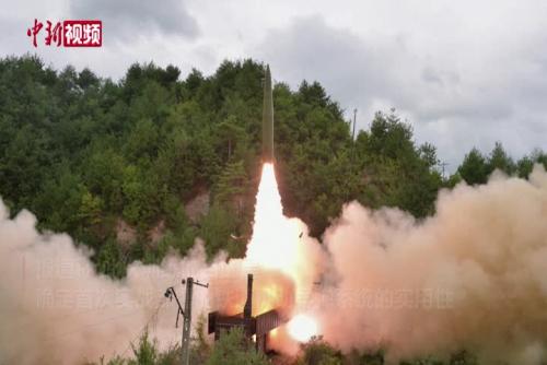 朝鲜铁道机动导弹团进行火力打击训练