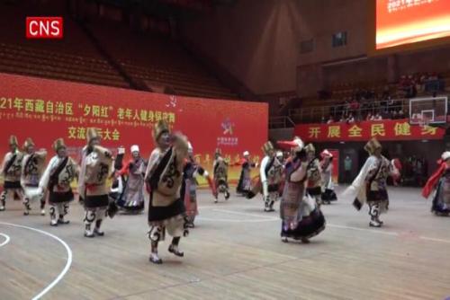 Hundreds of elders from Tibet perform Guozhuang dance