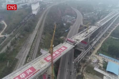 25,000-ton bridge swivels into position in Shaanxi