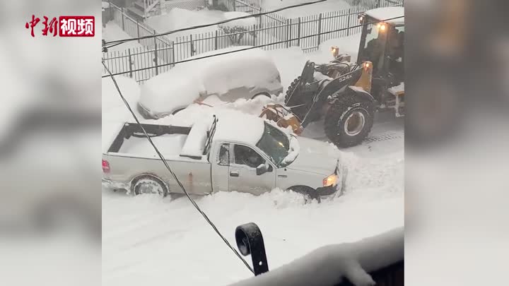 加拿大多个地区暴风雪袭击