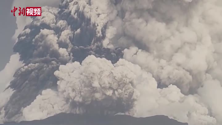 汤加火山爆发现场画面公开 火山灰覆盖地面 