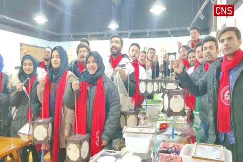 Pakistani students make lanterns to celebrate Chinese New Year
