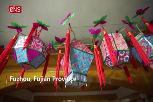  Handicrafter's 60 years of persistence lights up lanterns
