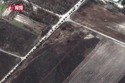 乌克兰基辅附近俄军车队长达40英里