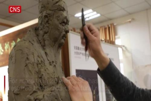 Sculpture restorer devoted to traditional technique for over 20 years