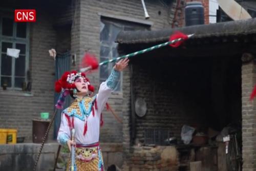 Peking Opera master finds home on social media