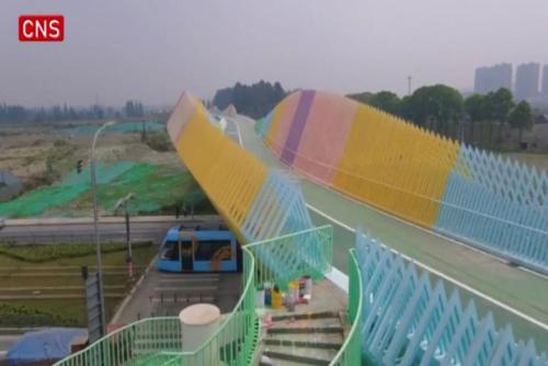 Colorful flyover in Chengdu becomes a hot spot
