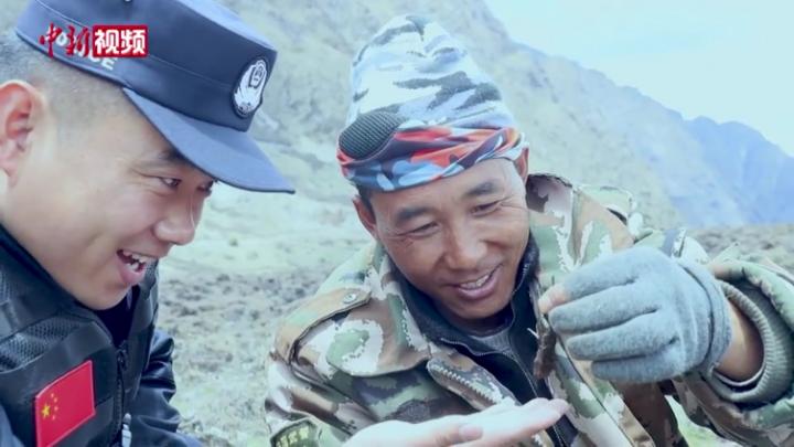 西藏林芝移民警察设高海拔警务室 护航农牧民采挖虫草