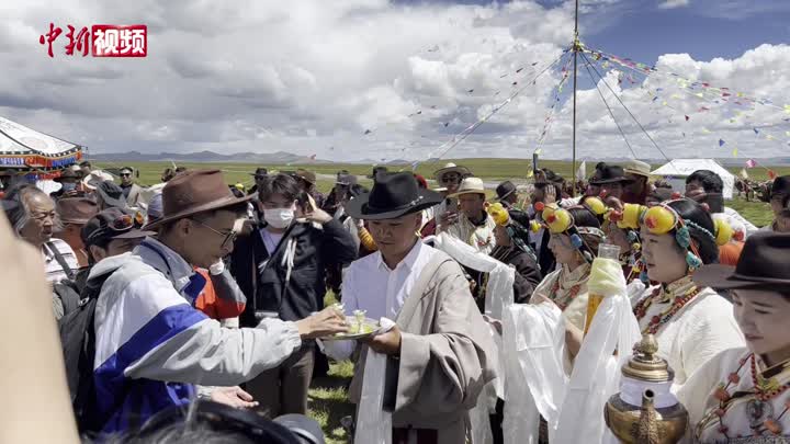 2022澜湄国际影像周嘉宾来到查旦湿地 藏族民众热情欢迎