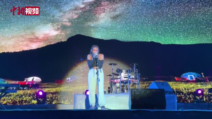2022瀾湄國際影像周星空演唱會在青海雜多舉行
