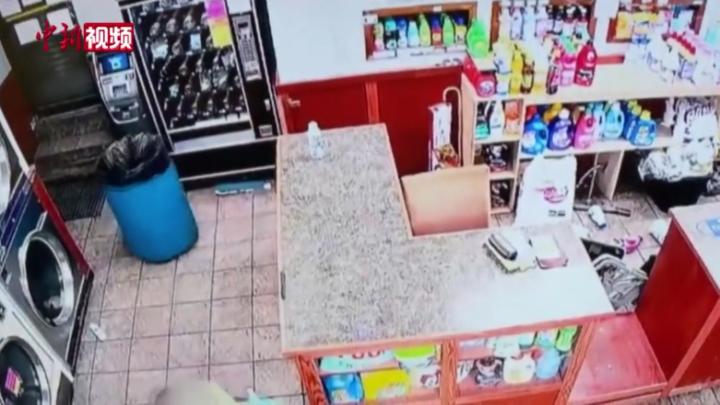 纽约一男子抢劫洗衣房遭阻 用锤子猛砸店员头部