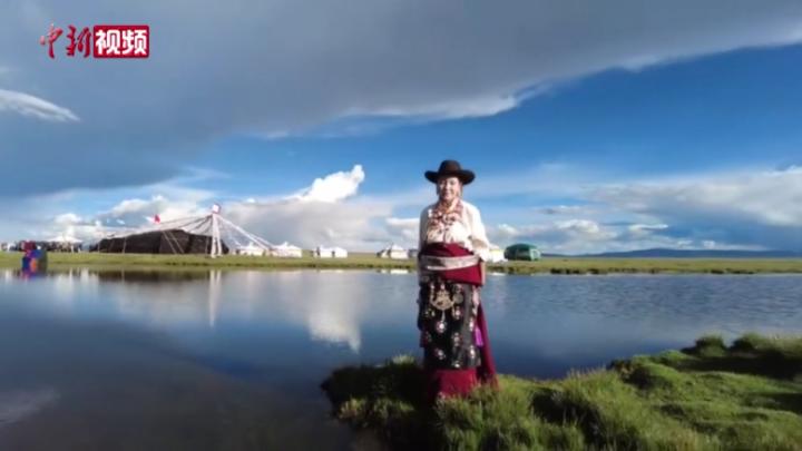 2022瀾湄國際影像周：“卓瑪”們身著藏族服飾騎馬行走草原