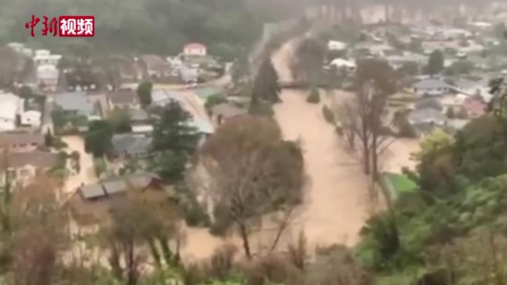 新西兰南岛暴雨引发自然灾害 上百户居民被迫转移