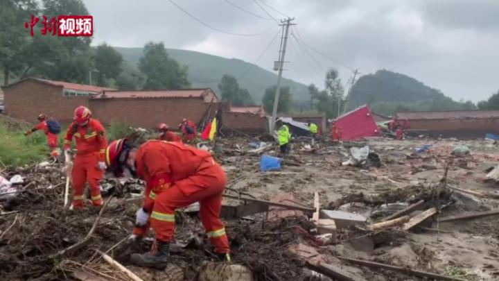 直击青海大通山洪灾害救援第二天：多部门联合搜救