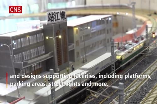 Big fan makes 12-metre-long train loop miniature