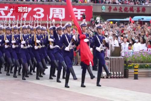 福州消防执行当地国庆升旗 31年2.3万次零失误