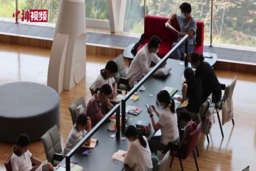 国庆期间 上海图书馆东馆成为市民新的“都市书房”