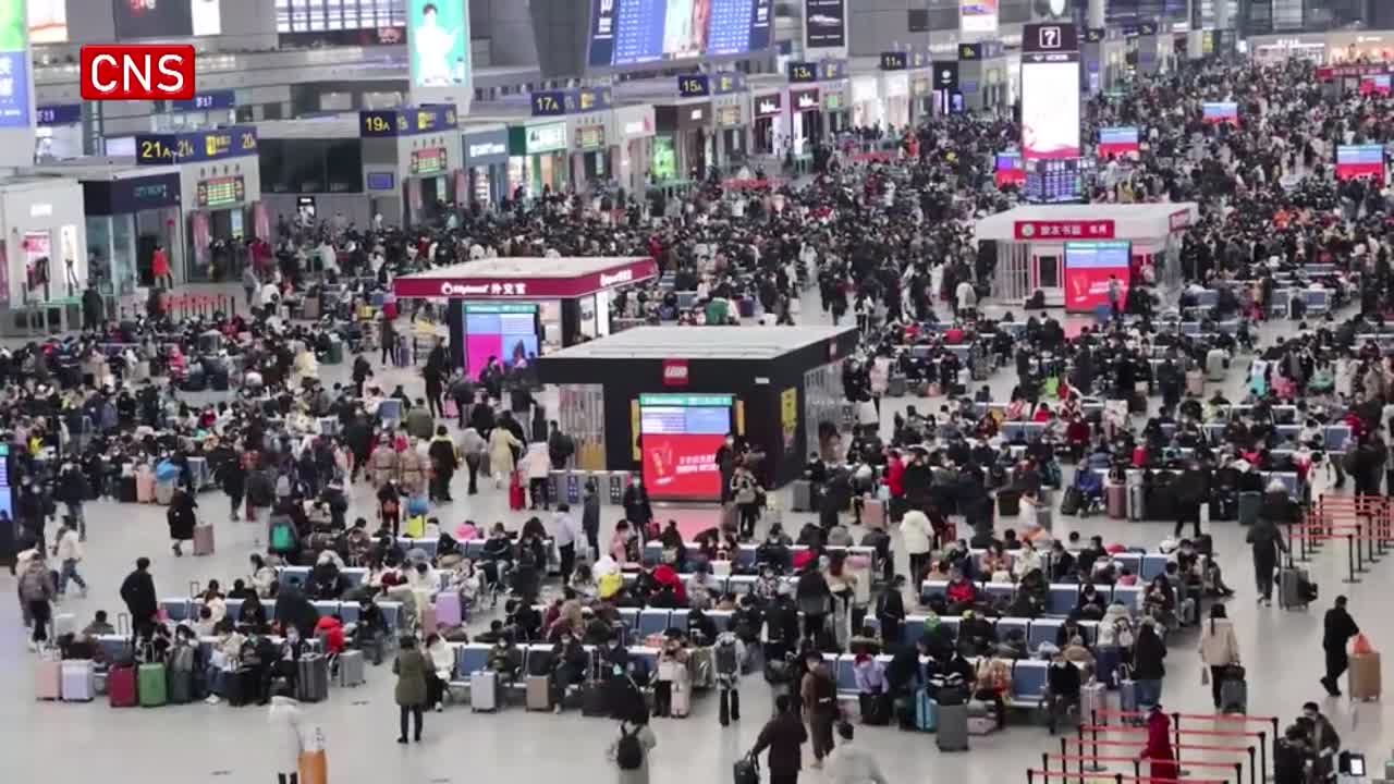 Shanghai railway sees record passenger volume