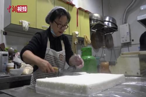 韩国“米糕阿姨”乐享中国年味