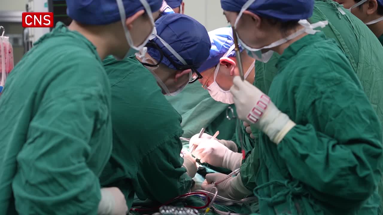 New record in Asia! 53-day-old baby girl in China  undergoes heart transplant successfully