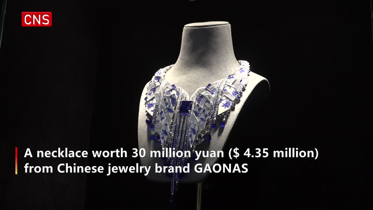 Necklace worth 30 million yuan makes debut in Hainan