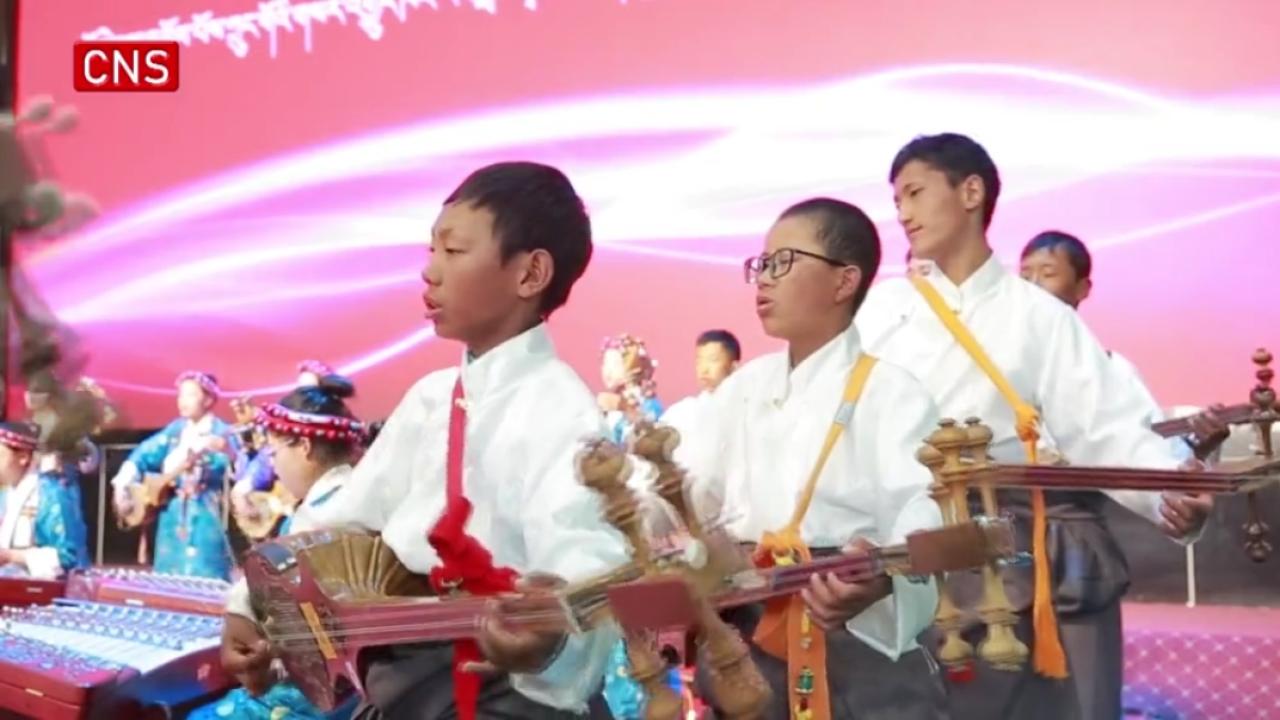 Tibetan middle school holds activities to inherit traditional culture