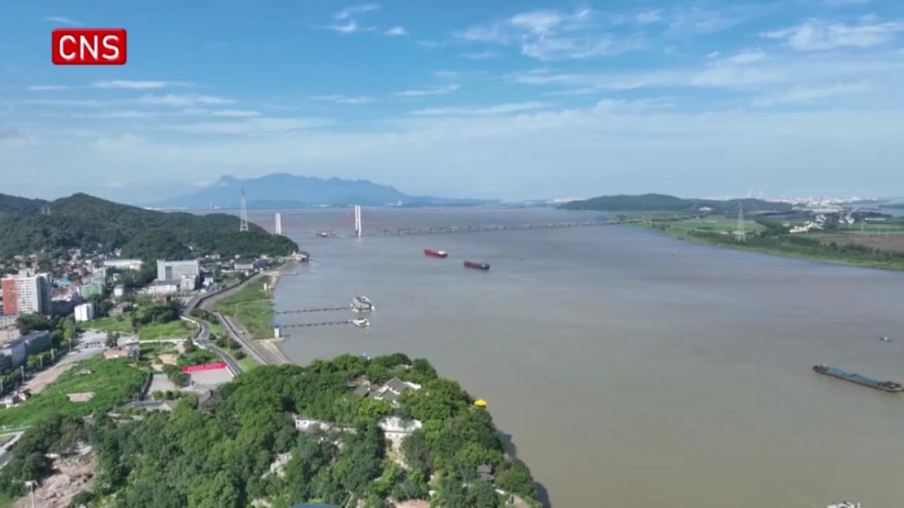 Water level of China's largest freshwater lake rising