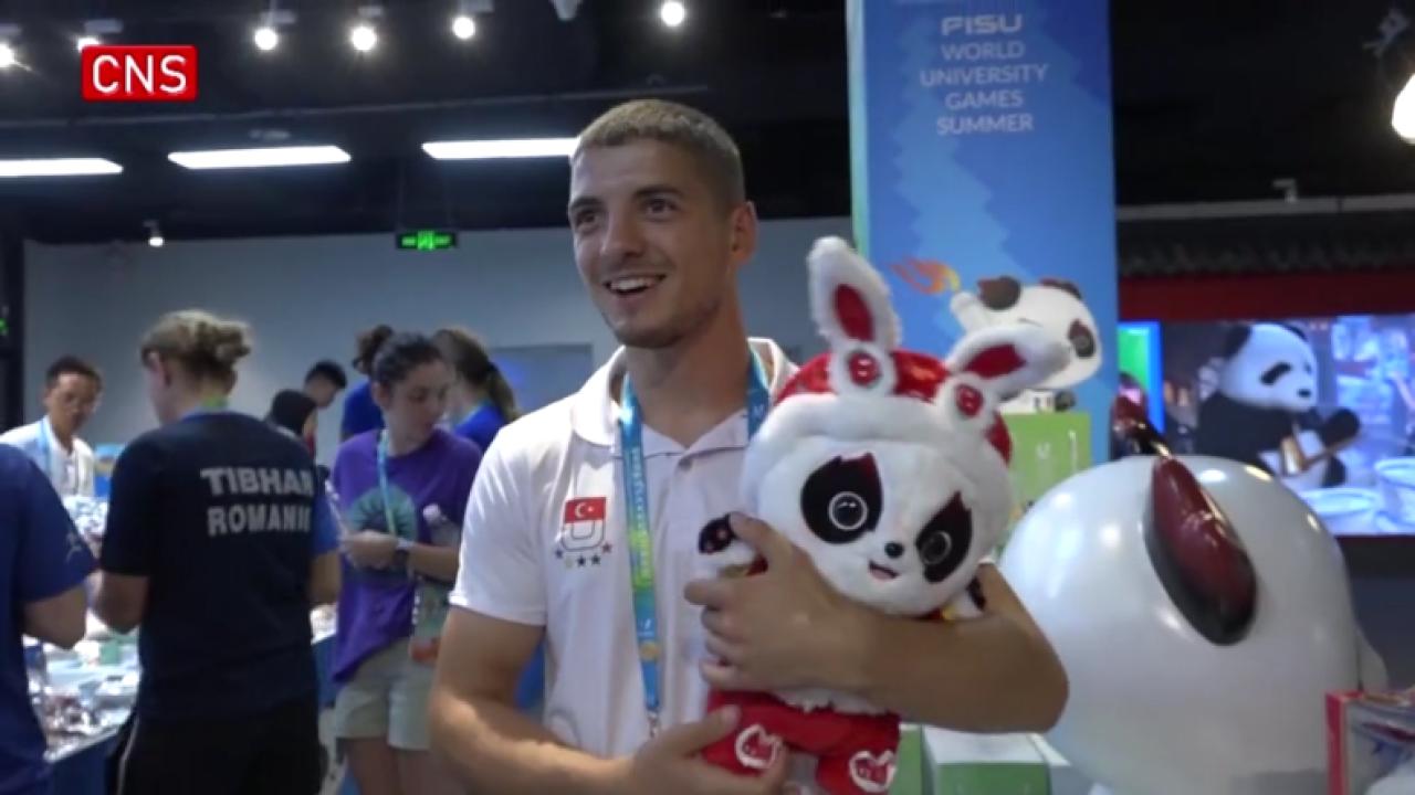Giant pandas and mascot products prove popular with FISU games participants