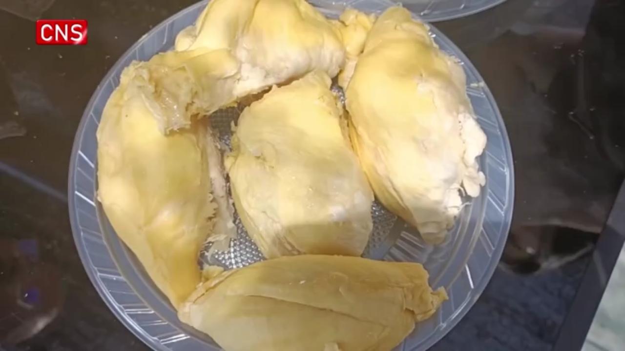 Tree-ripen durians hit Chinese market