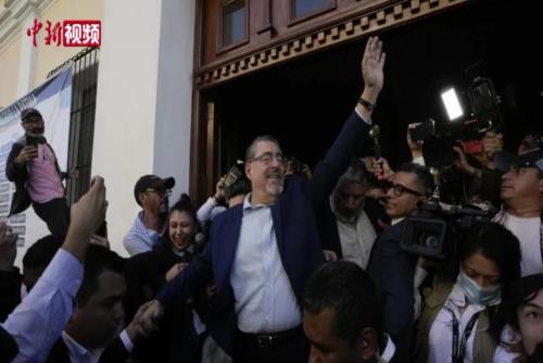 貝爾納多·阿雷瓦洛贏得危地馬拉總統選舉