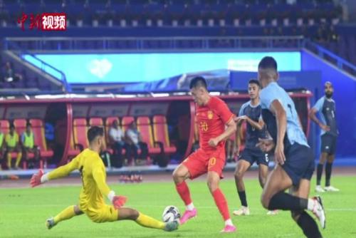 亚运男足首轮 中国队5比1战胜印度队取开门红
