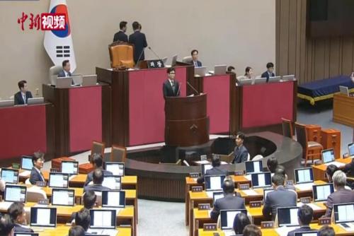 韩国国会通过李在明拘留同意案及罢免总理提案