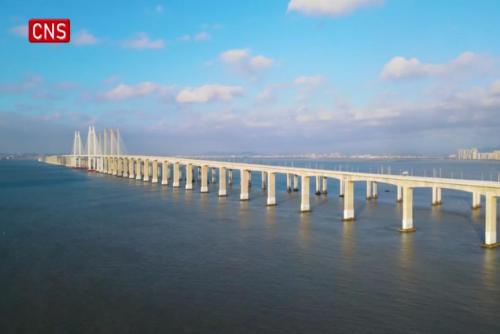 Cross-sea high-speed railway starts operation in E China