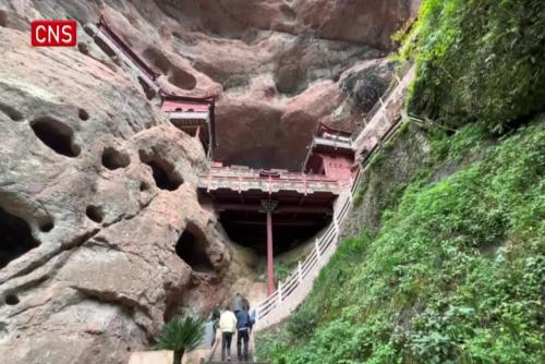 Temple supported by single pillar on cliff stands over 800 years