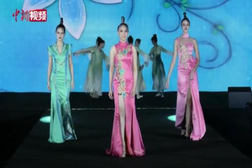 av大全www
中方—马来西亚服饰文化沙龙演绎古韵与时尚精彩融合