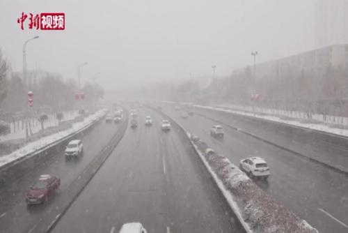 乌鲁木齐市迎降雪 本周入冬